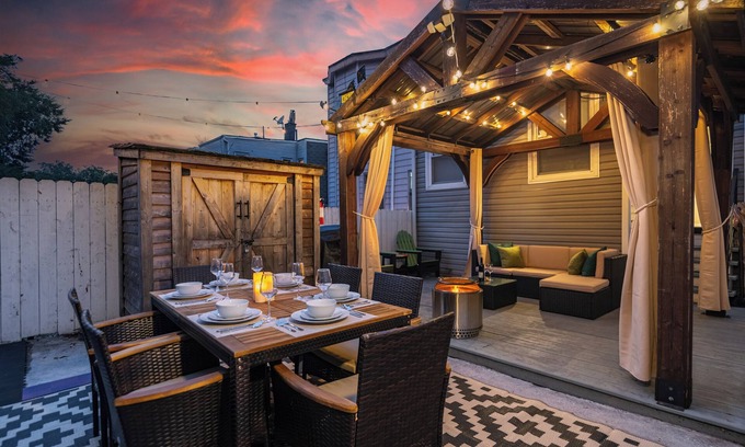 McGinley Square House | NEW! COZY Urban Oasis 4 BR 3 BA near NYC+Parking