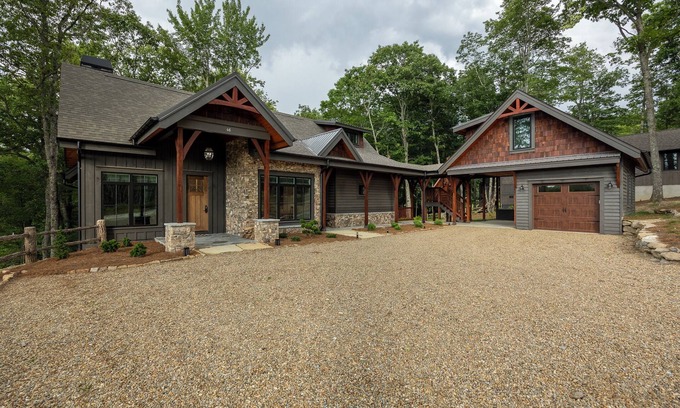 Glenville House | New Custom Home in Chinquapin Rich with Amenities