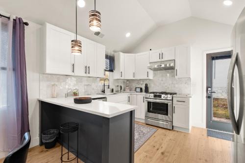 Belvedere Park House | New Decatur Bungalow