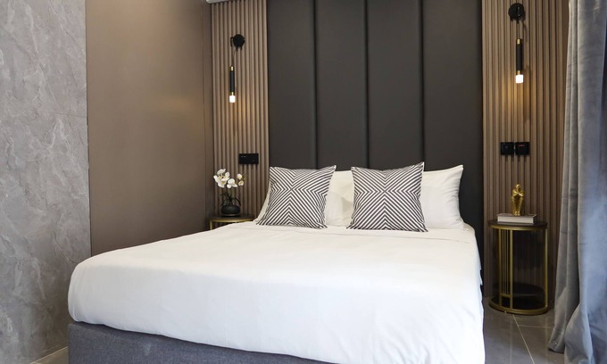Singapore River Apartment | New Deluxe En Suite Room/WIFI @ City/Somerset Area