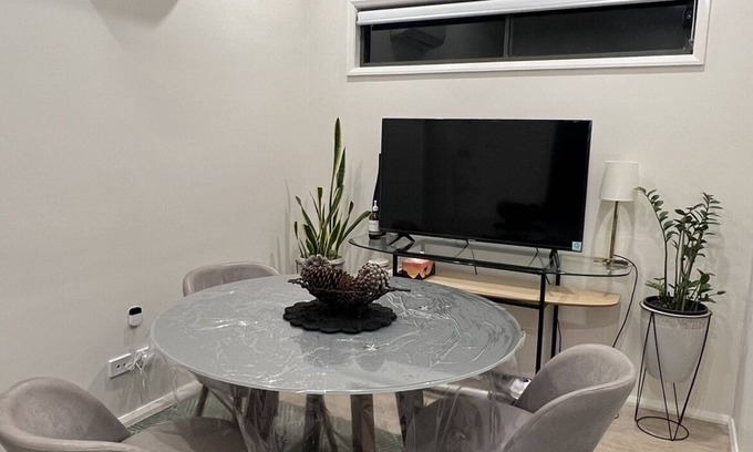 Hillsdale House | New Deluxe Guesthouse (4)