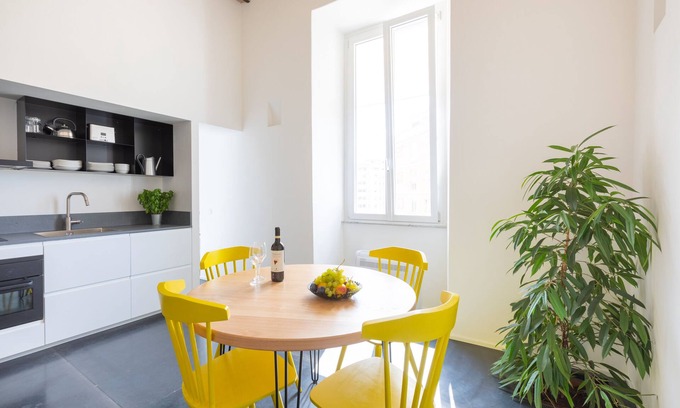 Celio Apartment | New design apartment at the Colosseum with WiFi. Proximity to metro stops B and A