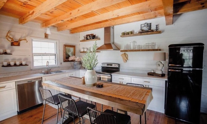 Dial Cabin | NEW! Designer COZY cabin in Blue Ridge, GA!