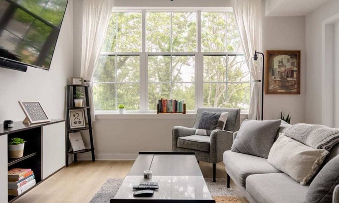 Murray Hill Condo | New Downtown Annapolis Condo With Free Parking