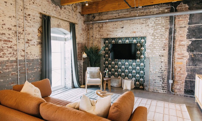 Downtown Memphis Apartment | NEW Downtown Apartment - ADA Accessible, Parking Included, Walk to Beale & More!