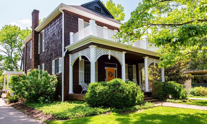 Versailles House | NEW Downtown, Garden, Modern, Countryside, Sunroom LUX, Fully Loaded