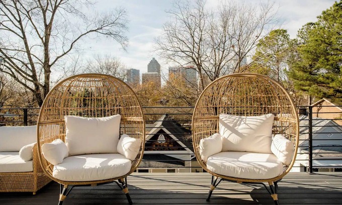 Downtown House | NEW Downtown Home with Rooftop Deck - Walkable