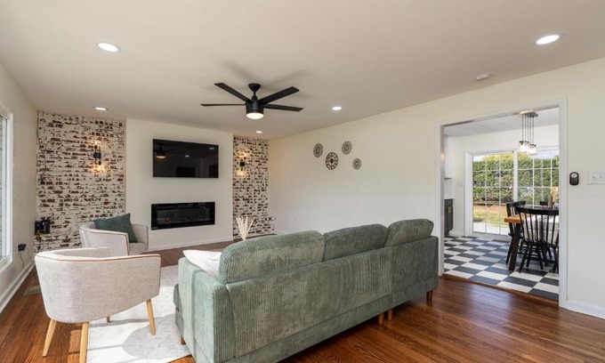 Bluff City House | NEW Dragster Dream House 3BD2BA Game Room