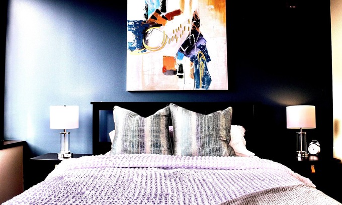 Downtown Pittsburgh Apartment | 🌟 NEW DTWN🌟Three Rivers Luxury Sunset 🌇 Loft