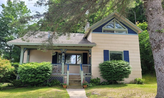 Elberta House | New! Dunes of Tranquility - Super Cute & Great Location!