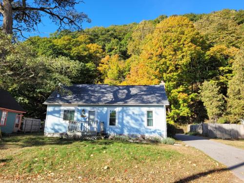 Elberta House | New! Elberta Cottage - Very Cute! Great Spot!