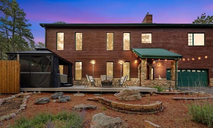 Aspen Park House | New. Elegant Colorado Cabin. Hot Tub. Gourmet Kitchen Lots of room