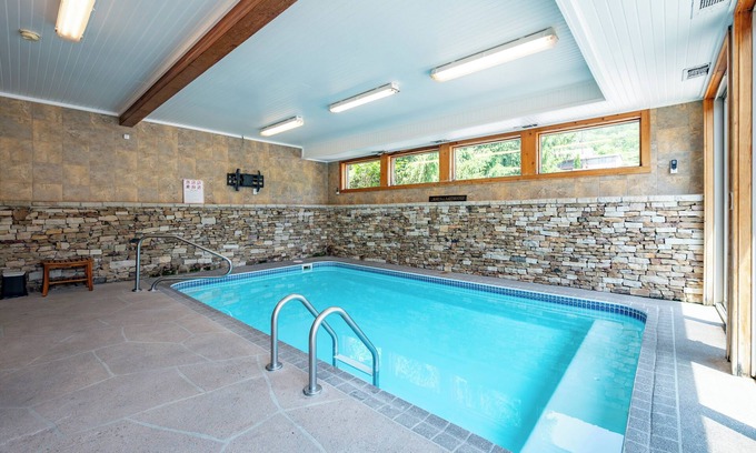 McHenry House | New! Elegant Lakefront Lodge w/Indoor Pool & Sauna
