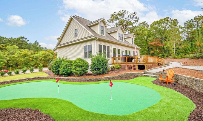 Pinehurst House | New! Epic 12 Bed Golf Vacation - Chipping Inn