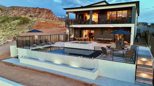 Moab South Valley House | New Exclusive Retreats Desert Vista Heated Pool