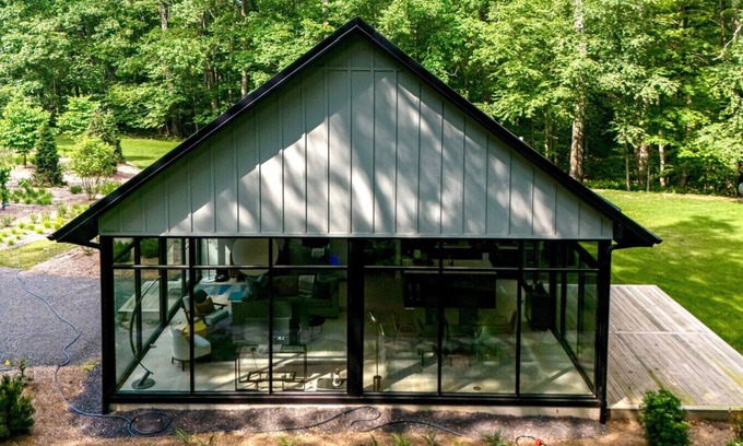 Kerhonkson House | NEW: Fabulous Glass Contemporary in Kerhonkson