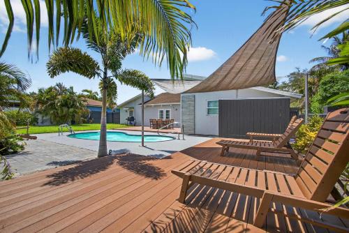 West Palm Beach House | NEW Family-Friendly 4BR West Palm Oasis Heated Pool Fire Pit Grill