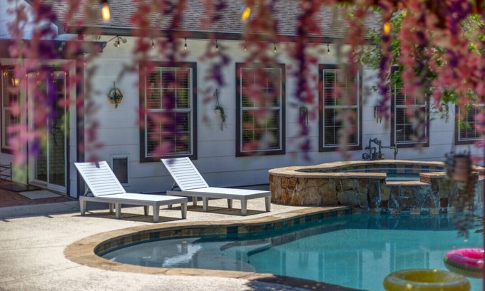 Woodlake - Briar Meadow House | *NEW* Floral Haven - Heated Pool & Game Room
