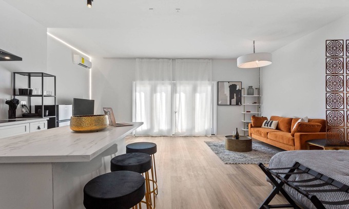 Doraville Apartment | New & Foodies weekend get away! You are min from Dining on Buford Highway with Tastes of the World
