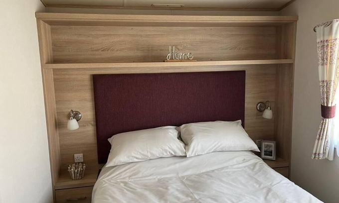 New Forest District Apartment | New Forest Retreat on a 5* Holiday Resort