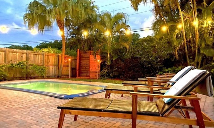 Croissant Park House | NEW! Fox Island Heated Spa- Downtown & Beach
