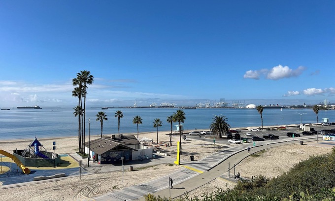 Alamitos Beach Condo | NEW fully remodeled apt in Long Beach