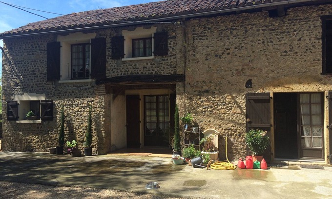 Ju-Belloc Cottage | New gite in quiet spot within easy reach of amenities. + local attractions