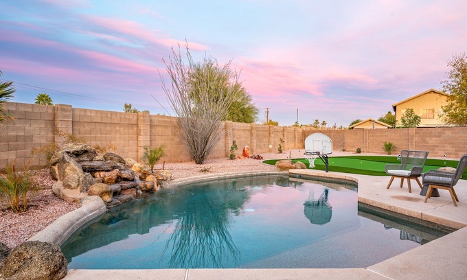 Peoria House | NEW Gorgeous 5bd3ba Home with Heated Pool!