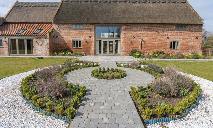 Filby House | !! NEW !! Grange Farm Barn in Filby | Winterton Cottages