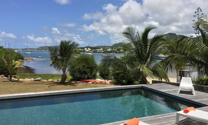 Cul de Sac Villa | New! Great Beachfront Villa . an exceptional site!