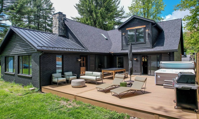 Paradise Point House | New: Great Cove for Kayaking and SUPs (provided at the house!)
