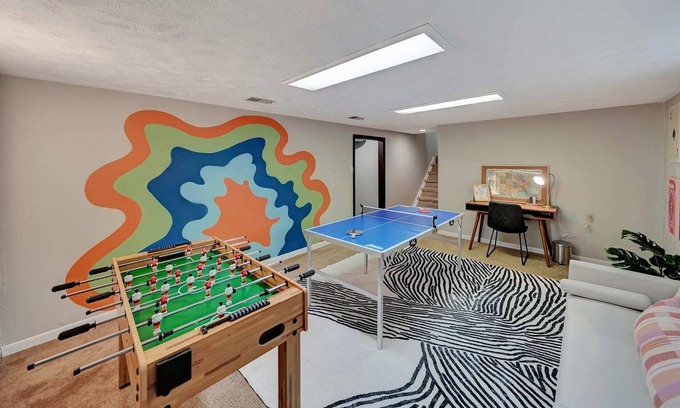Lincoln House | New Groovy Home Game Room Sleeps 8