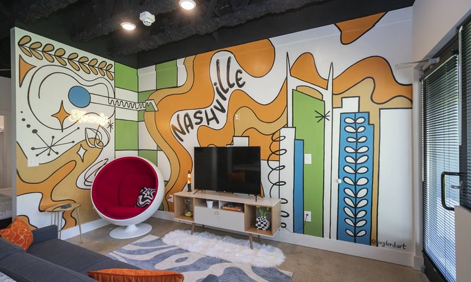 Nashville Condo | New! Groovy Oasis Near Airport and Downtown Nash!