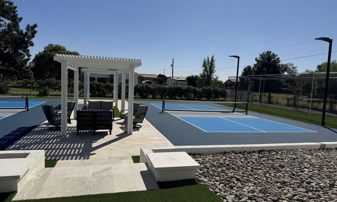 Gilbert House | New Guest House in Gilbert with stunning backyard!