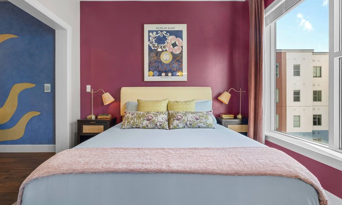 The Gulch Apartment | New! Gulch Grandeur⁣ ⁂ Walk, Shop, Dine! Infinity Pool w/Views+Fire pits+Studios