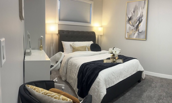 Leduc Apartment | New haven get-away.