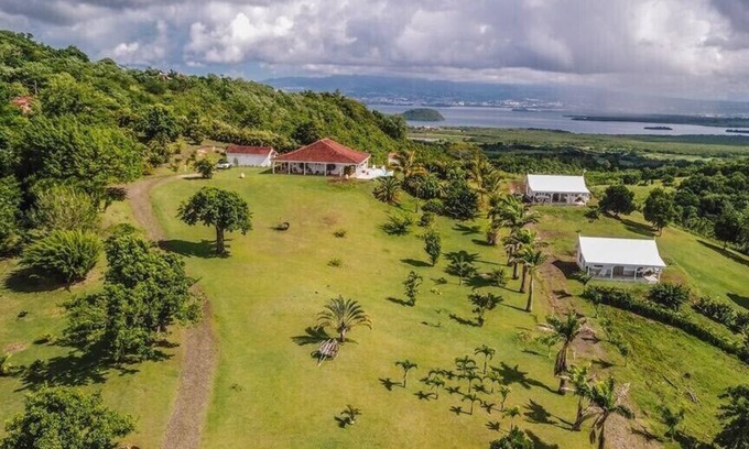 Riviere-Salee Villa | New high-end Creole house with panoramic views of the sea and the countryside