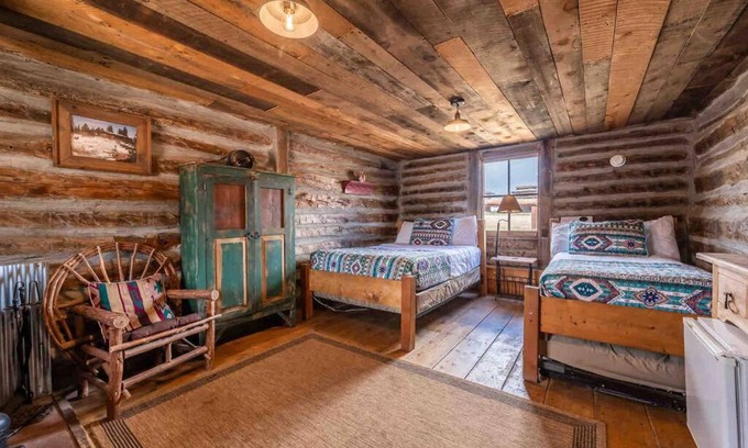 Lake George Ski Chalet | New! Historic 1906 cabin in Colorado Natl Forest