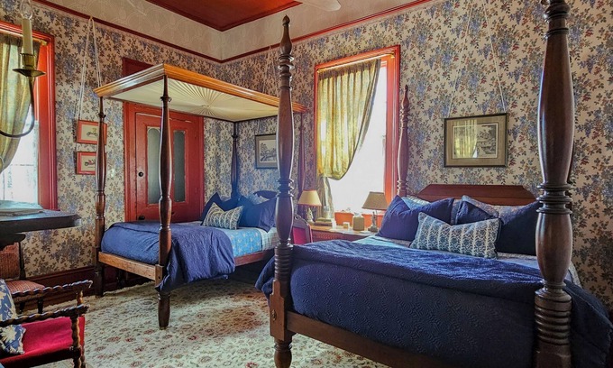 Faubourg Marigny Hotel | NEW! Historic Casa Capone, Saltwater Pool &Spa, Large Groups, Marigny/French Qtr