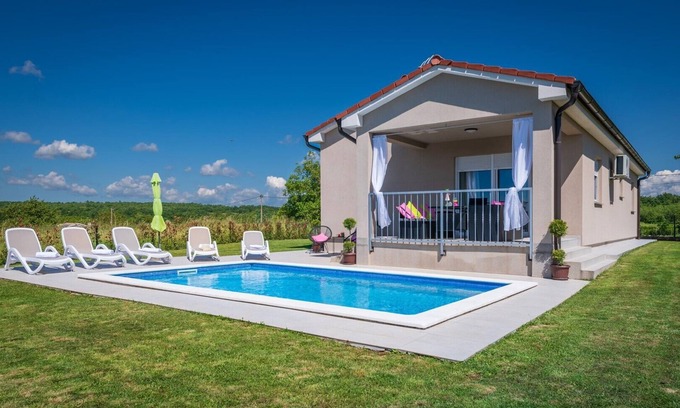 Grandici House | New holiday home is settled in the green and peaceful heart of the Barban area.