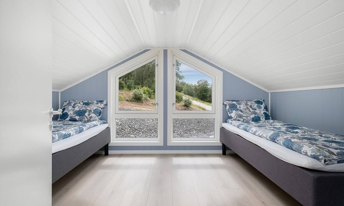 Gjemnes Municipality House | New holiday home right by the fjord