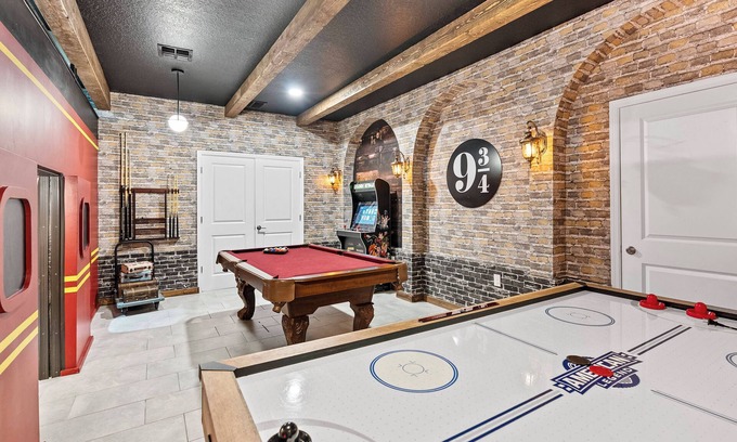 Kissimmee House | NEW Home 09 Bedrooms/Pool/Game Room