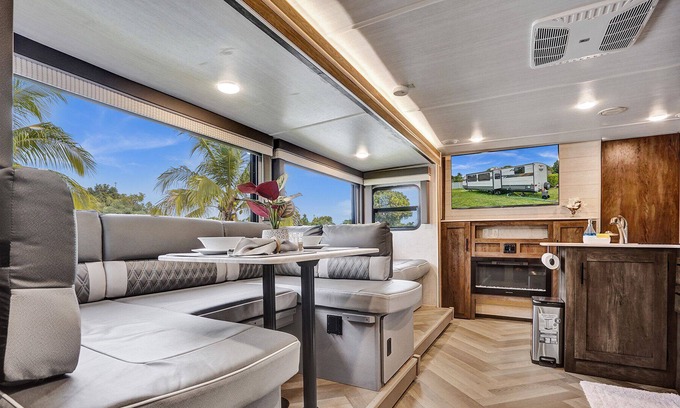 Margate House | NEW HOME CAMPER/RV TWO SEPARATE BEDROOMS WITH DOORS ONE BATHROOM.