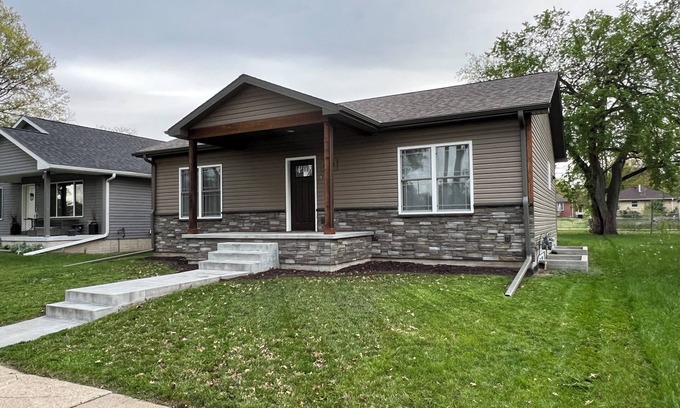 Lincoln House | New Home, Great Location, Quiet Neighborhood