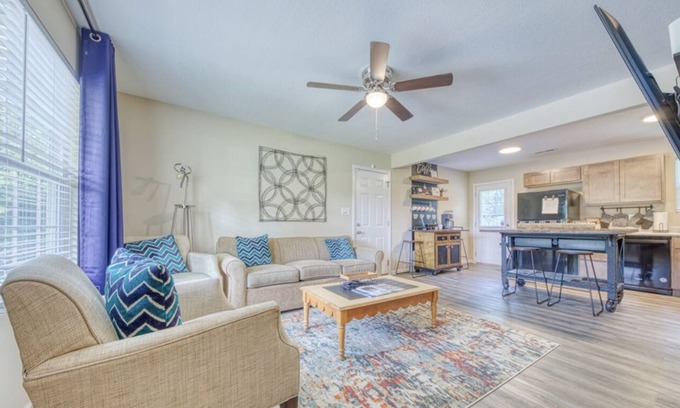 Knoxville House | New home minutes to Downtown Knoxville or UT and 30 minutes to Pigeon Forge