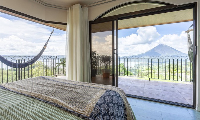 El Castillo House | *New Home* Super Volcano & Lake View - El Cielo - Tropical Mountain Retreat!