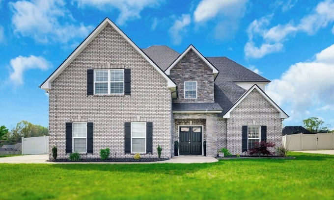 Murfreesboro House | NEW! Home Theater - Game Room - 5BR 3.5 Bath near multiple attractions!