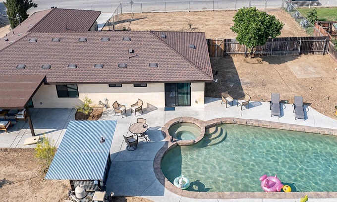 Riverside House | New Home W/POOL close to downtown & UCR