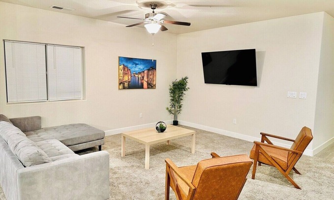 Fernley House | New House Furniture 5TV/Sleeps13
