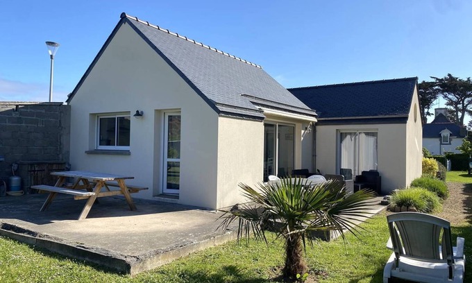 Tregastel House | New house on one level 100m from the sea and 200m from Coz-Pors in TREGASTEL